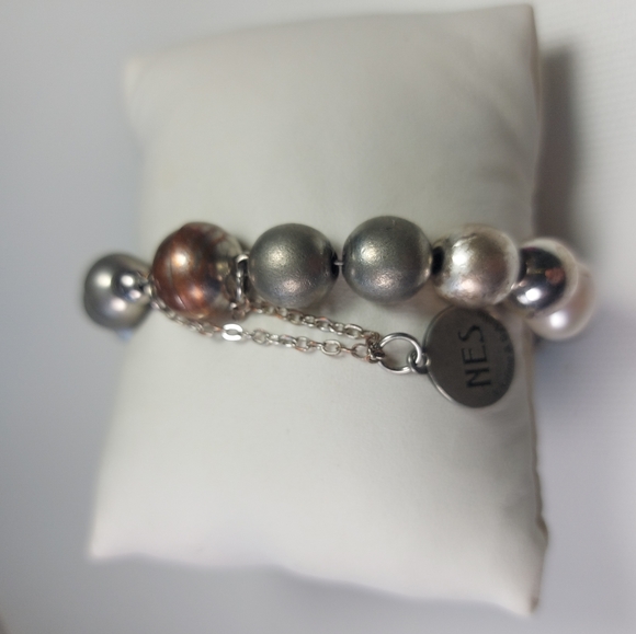 NES Montréal Canada heavy metal Pearl bead bracelet - Picture 3 of 5